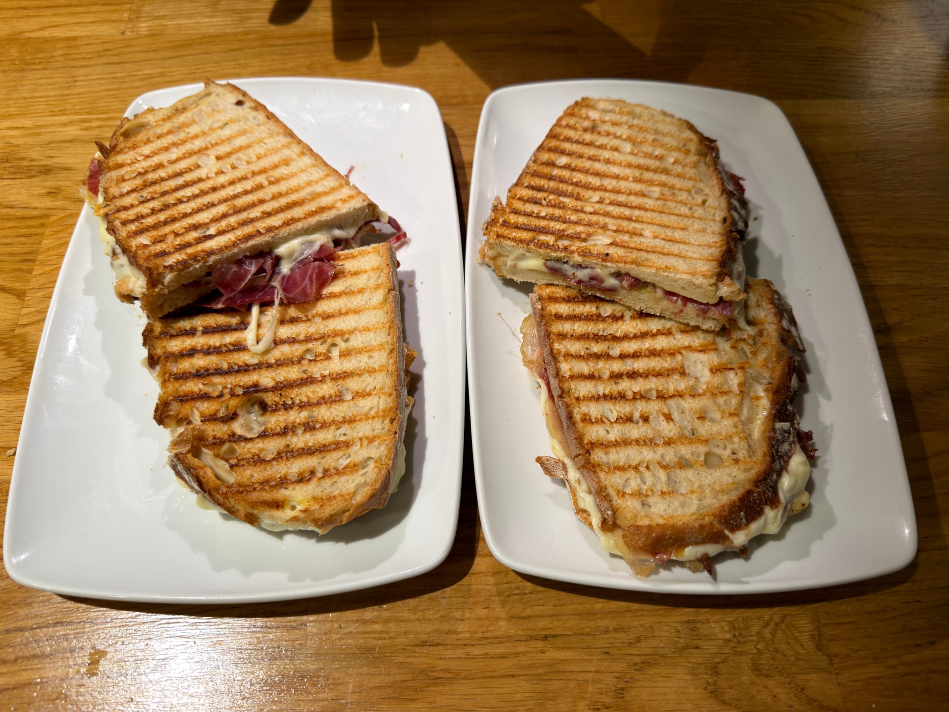 Tostas de jamón y queso